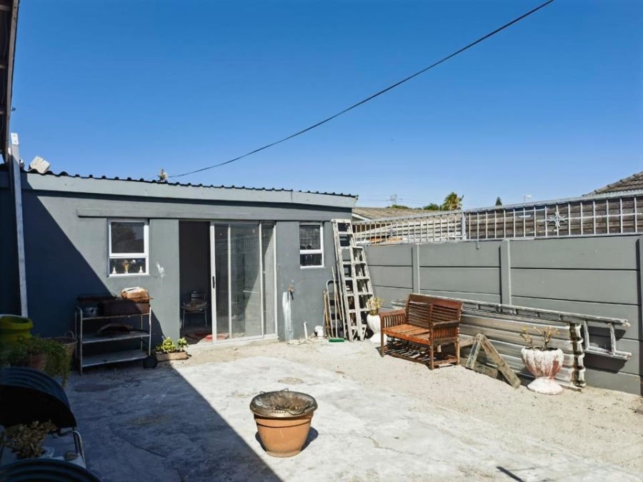 3 Bedroom Property for Sale in Lotus River Western Cape